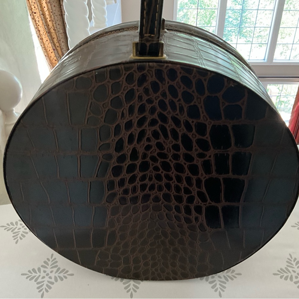 Leather Hat Box - Picture 2 of 7
